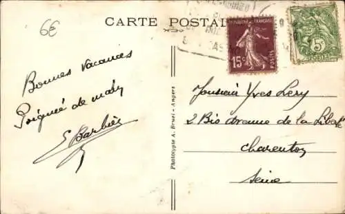 Ak Perros Guirec Côtes-d’Armor, Place du Bourg, alte Kirche