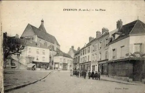 Ak Epernon Eure et Loir, Place