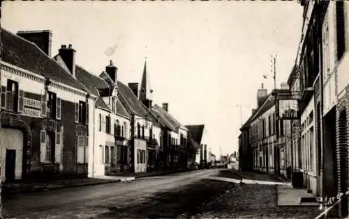 Ak Champrond Eure et Loir, Rue principale