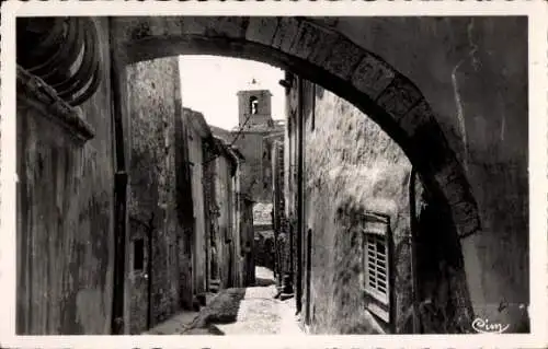 Ak Hyères les Palmiers Var, Alte Gasse, Kirche St. Paul