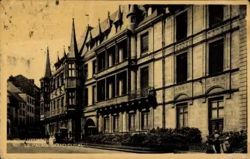 Ak Luxemburg, Straße mit Palais Grand Ducal, Kinder