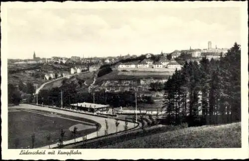 Ak Lüdenscheid im Märkischen Kreis, Kampfbahn, Panorama vom Ort