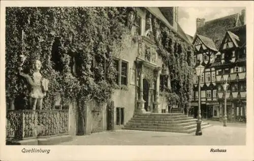 Ak Quedlinburg im Harz, Partie am Rathaus, Eingang