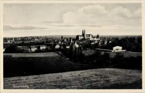 Ak Quedlinburg im Harz, Panorama Stadt, Felder, Umland, Kirche