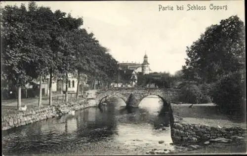 Ak Oppurg in Thüringen, Partie am Schloss, Steinbrücke