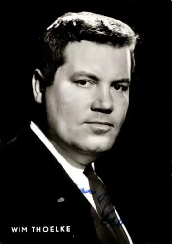Ak Moderator Wim Thoelke, Portrait, Autogramm