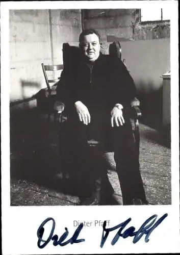 Ak Schauspieler Dieter Pfaff, Sitzportrait, Autogramm