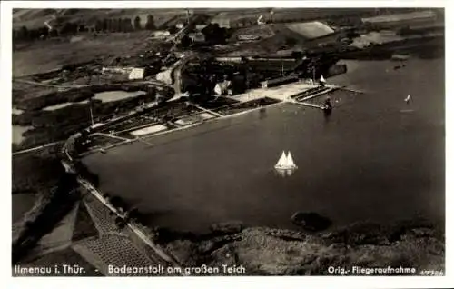 Ak Ilmenau in Thüringen, Fliegeraufnahme, Badeanstalt. großer Teich