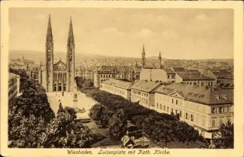 Ak Wiesbaden in Hessen, Luisenplatz mit Kath. Kirche