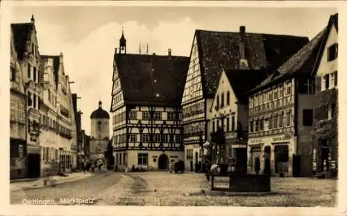 Ak Oettingen in Bayern, Marktplatz, Brunnen, Kirche, Fachwerkhäuser