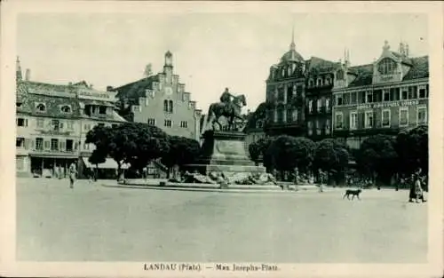 Ak Landau in der Pfalz, Max Josephs-Platz, Statue, Hund