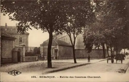 Ak Besançon Doubs, Eingang zur Charmont-Kaserne