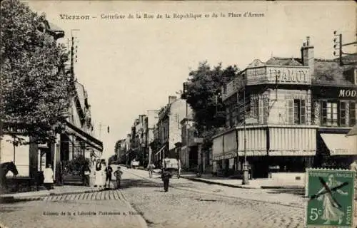 Ak Vierzon Cher, Carrefour de la Rue de la Republique et de la Place d'Armes