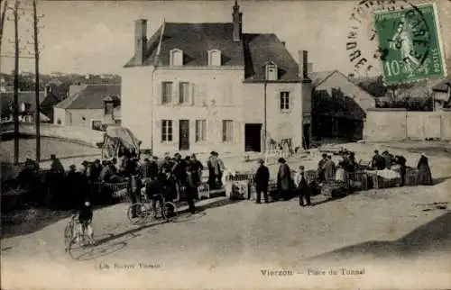 Ak Vierzon Cher, Place du Tunnel