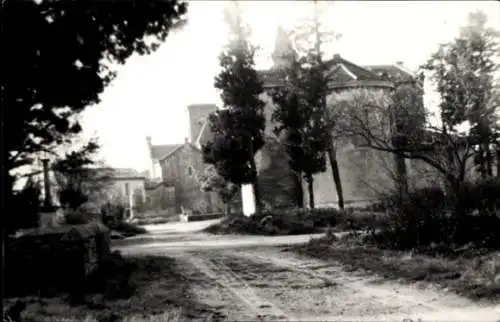 Ak Bonlieu par Saint Gervais Drôme, zwei Kirchen