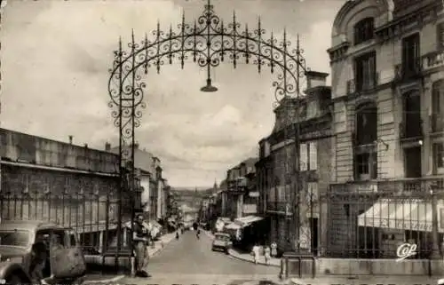 Ak Brive la Gaillarde Corrèze, Avenue Jean Jaures