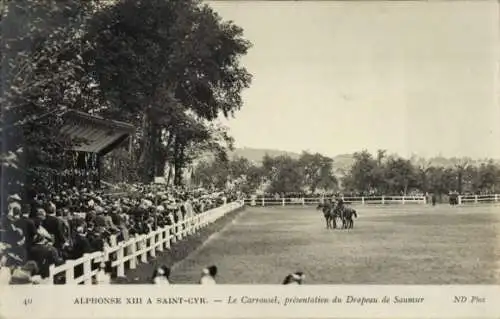 Ak Saint Cyr Yvelines, Alphonse XIII, le Carrousel, presentation du Drapeau de Saumur