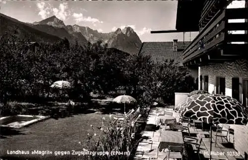 Ak Garmisch Partenkirchen in Oberbayern, Landhaus "Magrit", Zugspitzgruppe