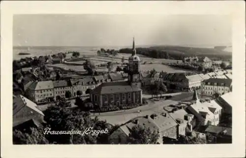 Foto Ak Frauenstein im Erzgebirge, Blick vom Schlossturm, Kirche, Platz, Häuser