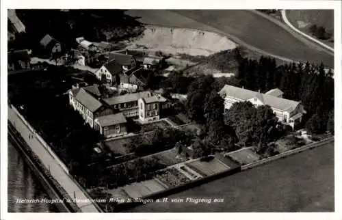 Ak Arlen Rielasingen-Worblingen in Baden, Heinrich-Hospital, Fliegeraufnahme