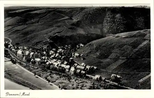 Ak Pommern an der Mosel, Luftbild