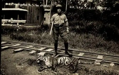 Foto Ak Johor Malaysia, Sultan Ibrahim, erlegter Tiger