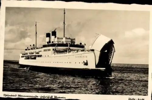 Ak Ostseebad Warnemünde, Fährschiff Schwerin