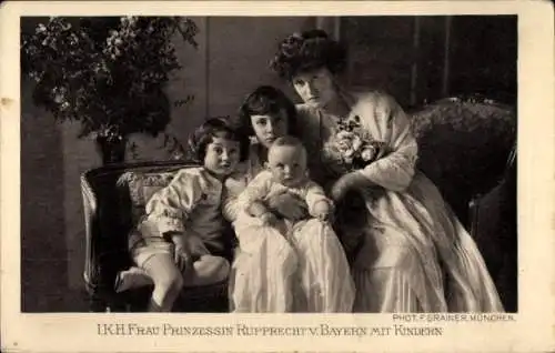 Ak Frau Prinzessin Rupprecht von Bayern mit Kindern