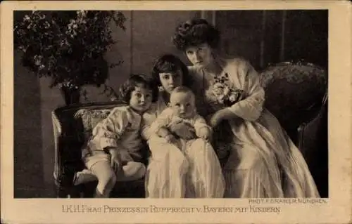 Ak Frau Prinzessin Rupprecht von Bayern mit Kindern