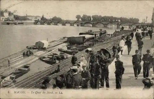 Ak Mâcon Saône-et-Loire, Quai du Nord, Promenade, Uniformierte Männer, Brücke