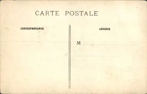 Ak Soissons Aisne, Deutsche Kriegsgefangene in den Straßen, Fahrrad, Krieg 1914-1915