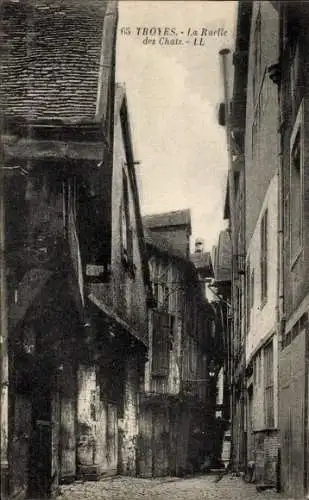 Ak Troyes Aube, Ruelle des Chats, Gasse, Fachwerkhäuser