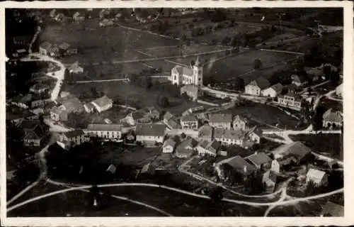 Ak Le Valdahon Doubs, Fliegeraufnahme, Kirche