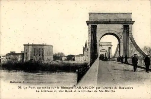 Ak Tarascon Bouches du Rhône, Hängebrücke über die Rhone, Chateau du Roi Rene