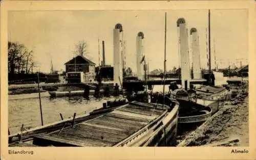 Ak Almelo Overijssel Niederlande, Eilandbrücke, Flusspartie mit Booten