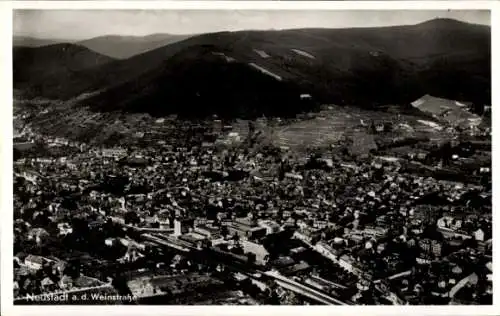 Ak Neustadt an der Weinstraße, Fliegeraufnahme