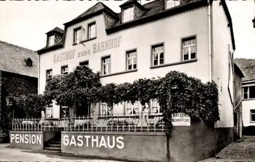 Ak Kattenes Löf an der Mosel, Gasthof zum Bahnhof, Bäckerhannes