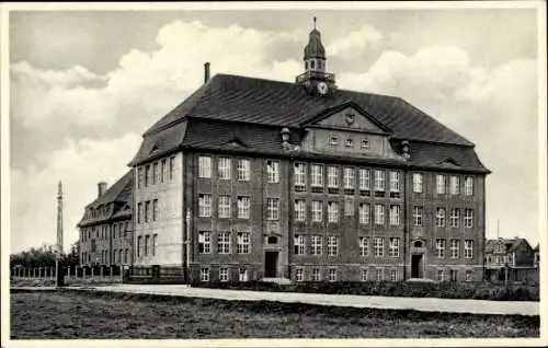 Ak Haldensleben in Sachsen Anhalt, Reform Realgymnasium, Forstschule, Außenansicht