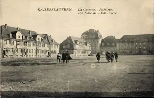 Ak Kaiserslautern, La Caserne, Interieur, Innenansicht der Kaserne