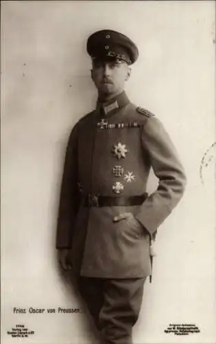 Ak Oskar Prinz von Preußen, Portrait, Uniform, Orden