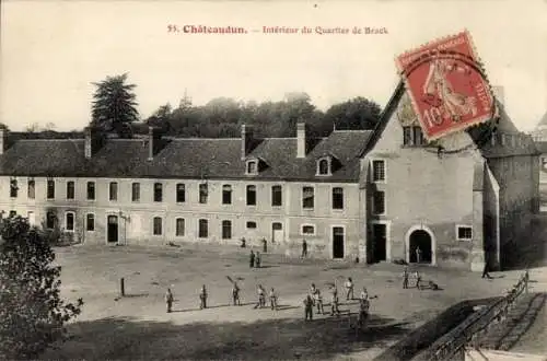 Ak Châteaudun Eure et Loir, Interieur du Quartier de Brack