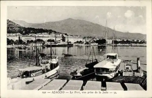 Ak Ajaccio Corse du Sud, Hafen, Vue prise de la Jetee