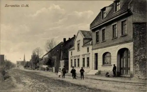 Ak Zerrenthin in der Uckermark Vorpommern, Straße