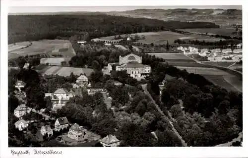 Ak Bayreuth in Oberfranken, Fliegeraufnahme, Festspielhaus