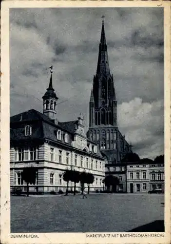 Ak Demmin in Vorpommern, Marktplatz, Bartholomai-Kirche