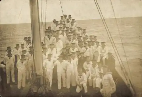 Foto Ak Nordseebad Wangerooge in Ostfriesland, Matrosen, Gruppenfoto