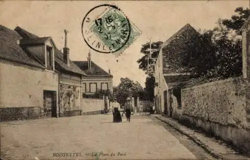 Ak Boissettes Seine et Marne, La Place du Pave