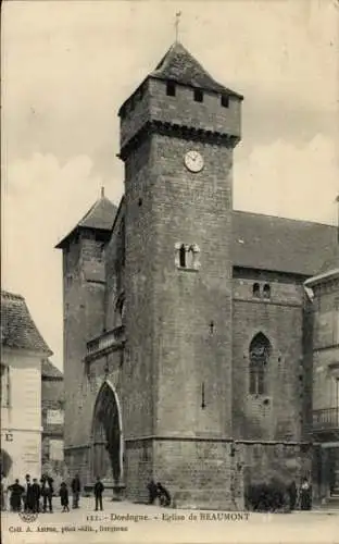 Ak Beaumont CPA 24, L'Eglise, Cafe Boisserie, Personnes