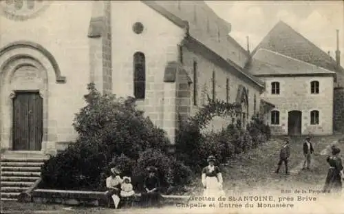 Ak Brive la Gaillarde Corrèze, Grottes de St-Antoine, Kapelle, Klostereingang