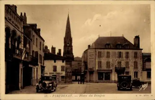 Ak Parthenay Deux Sèvres, Place du Donjon